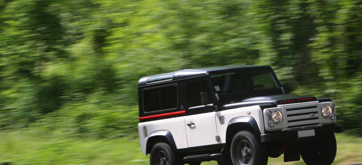 Land Rover Defender por Aznom