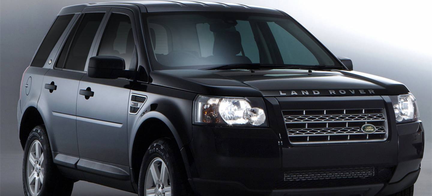 Land Rover Freelander 2 White & Black