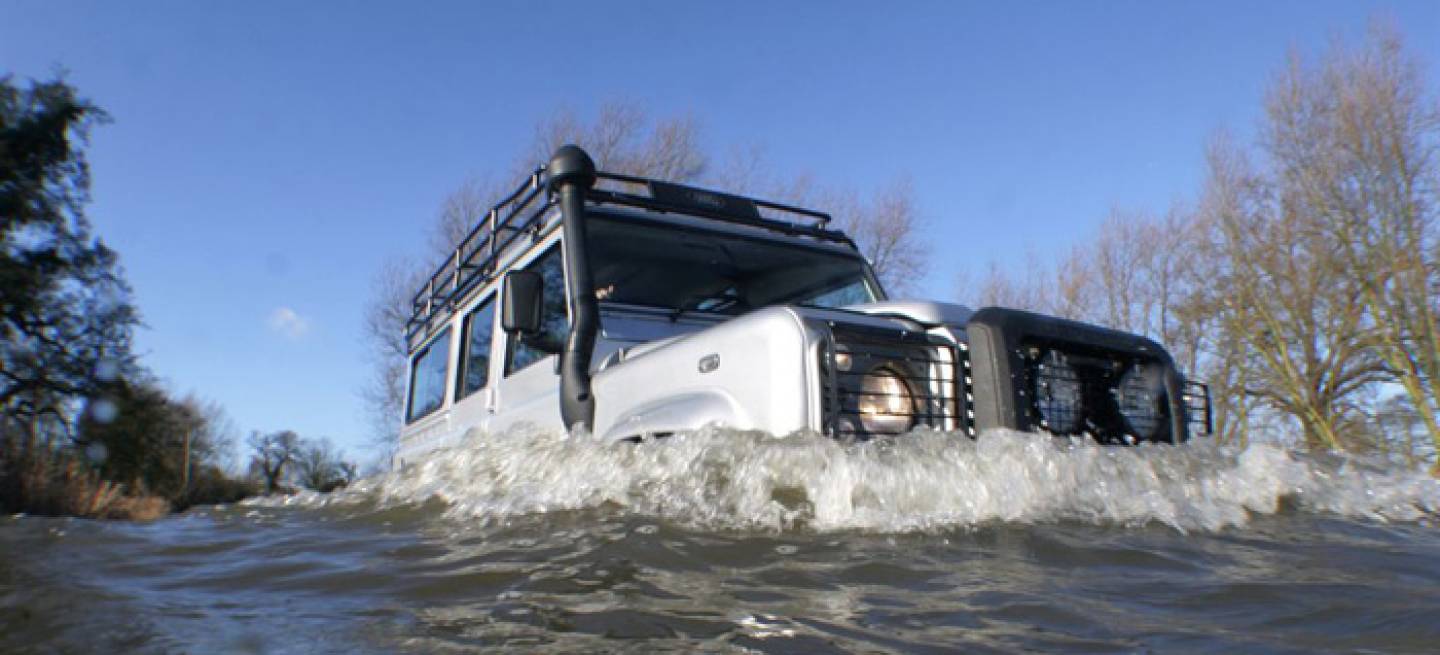 land_rover_defender_2003