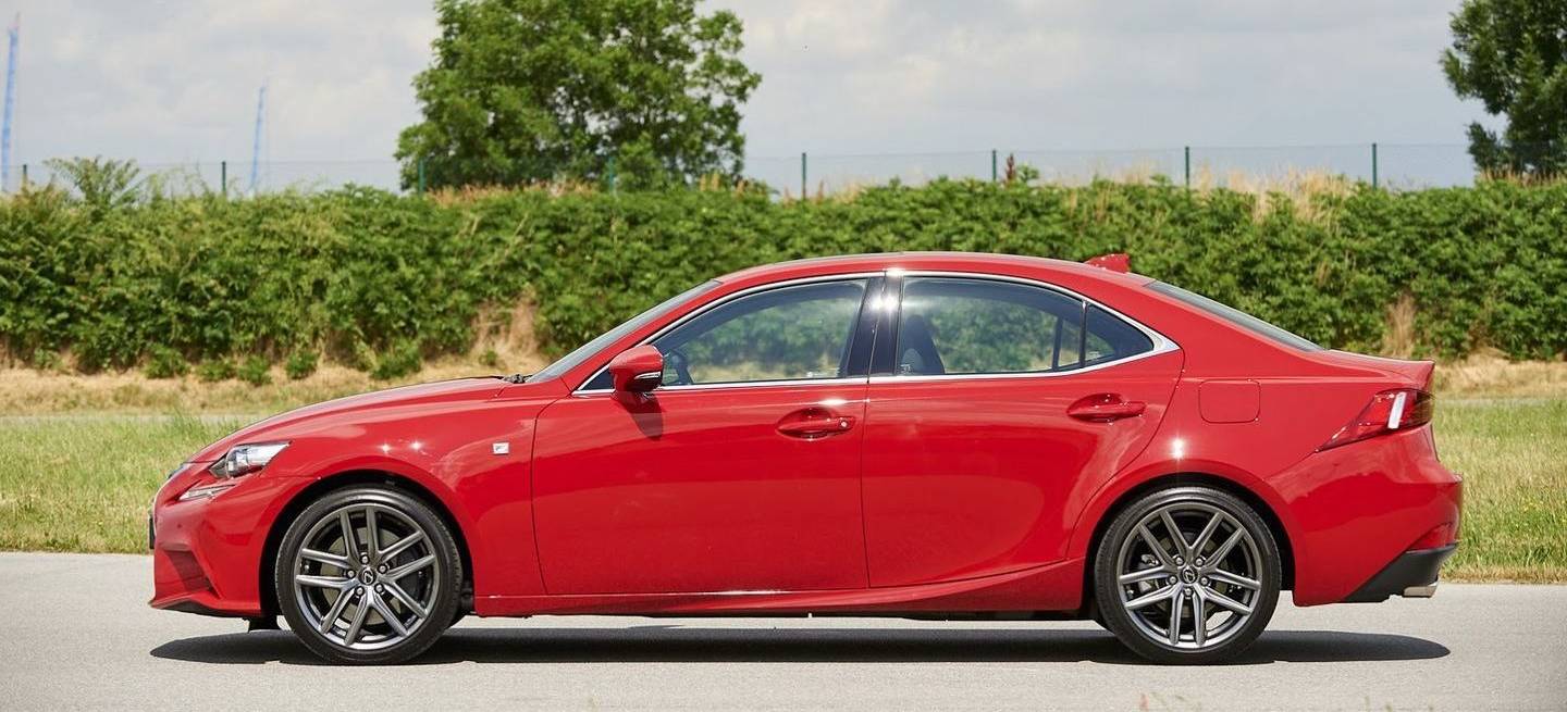 lexus-is-200t-portada