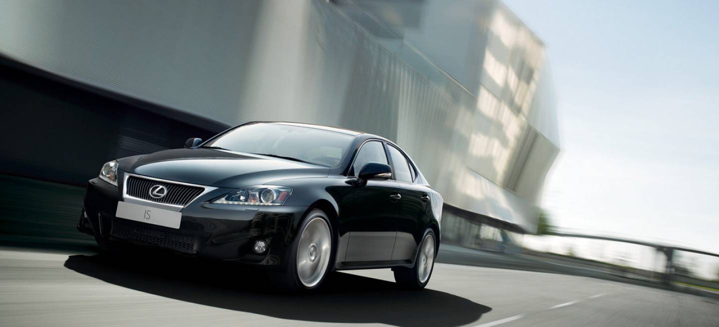 lexus-is-220d-2011-1