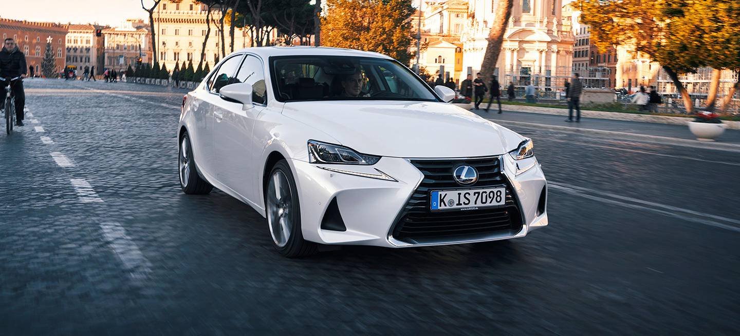 lexus-is-300h-precio-02