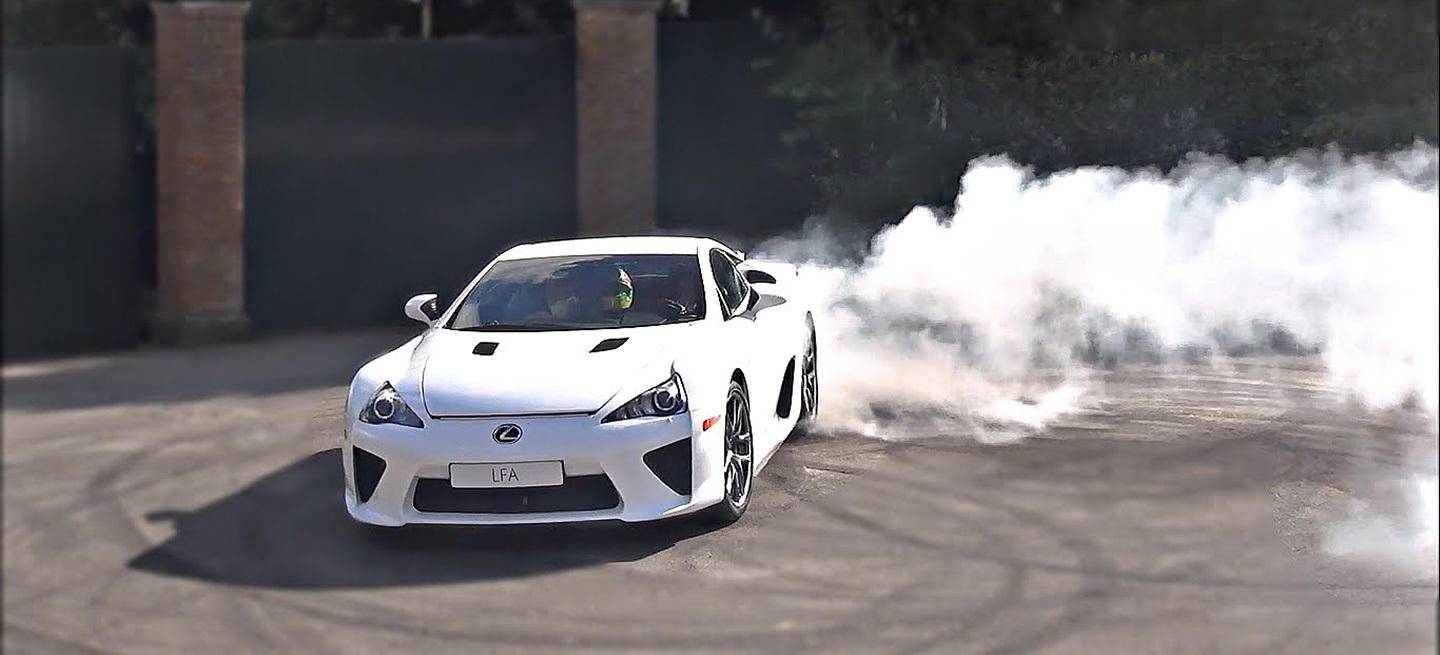 lexus-lfa-video-sonido-trompos