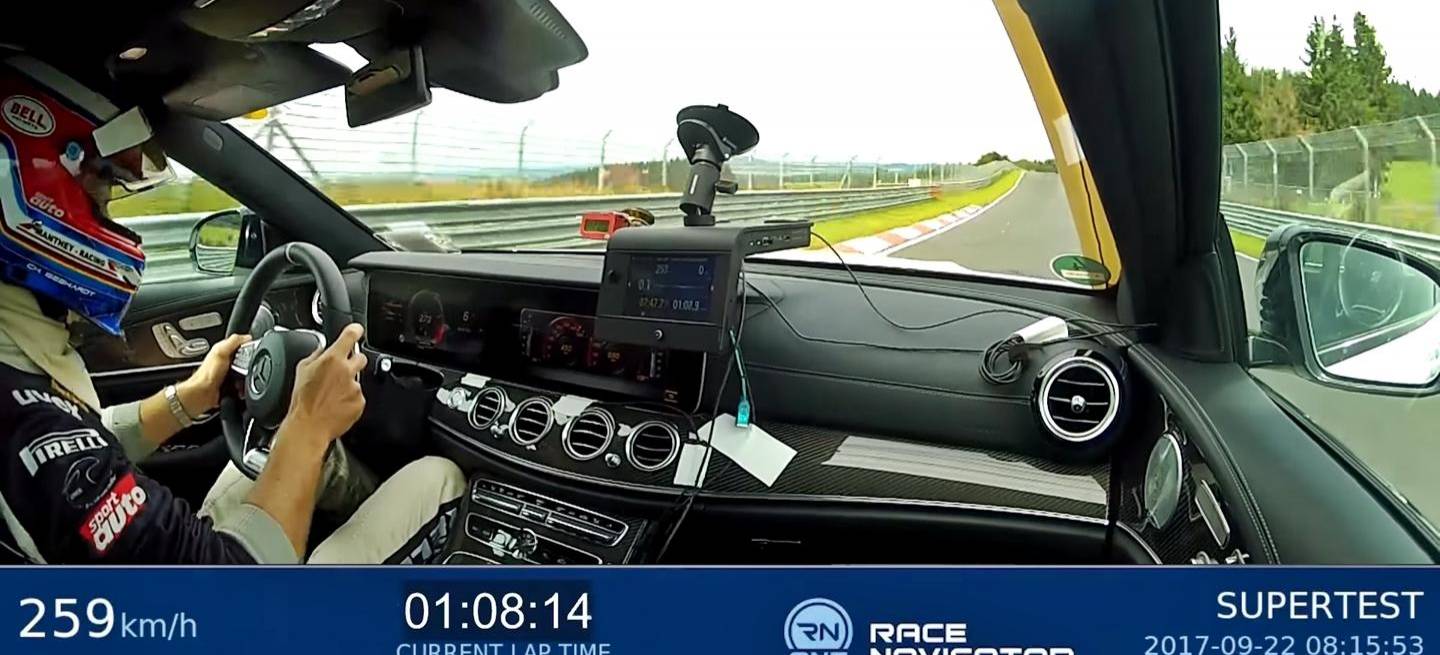 mercedes-amg-clase-e-nurburging-record-1117-01
