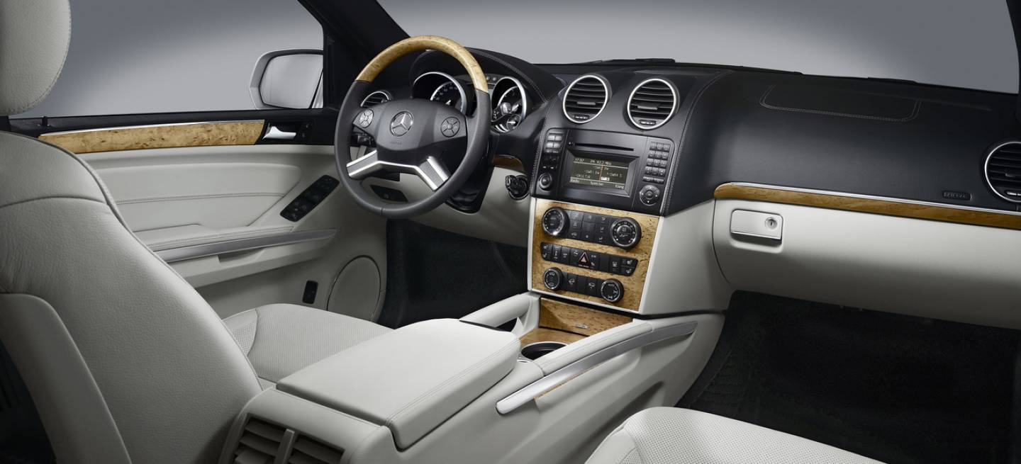 mercedes-bluetec-suv-1
