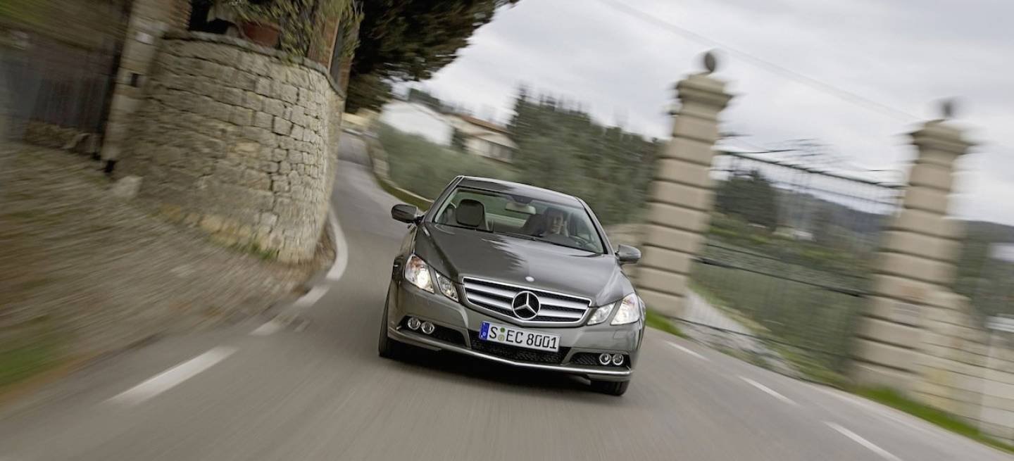 Mercedes Clase E Coupé E 200 CGI BE y E 220 CDI BE