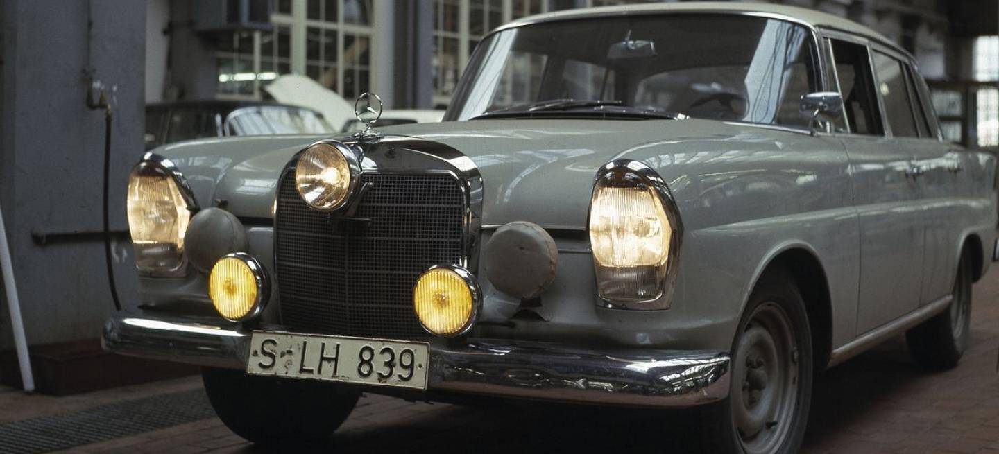 mercedes-fintail-nurburgring-1
