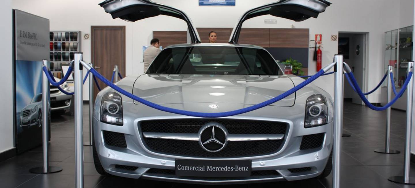 Mercedes SLS AMG en el concesionario