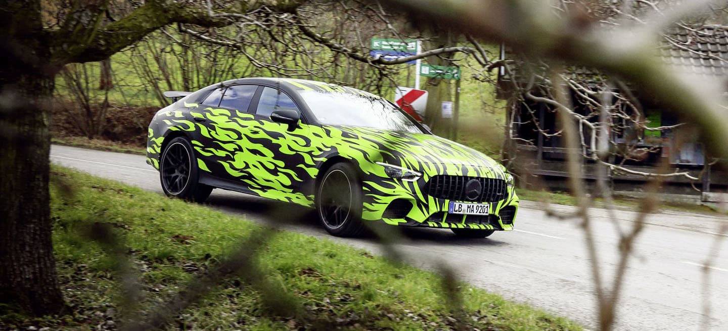Der viertürige Mercedes-AMG GT auf Erprobungsfahrt // On-road t