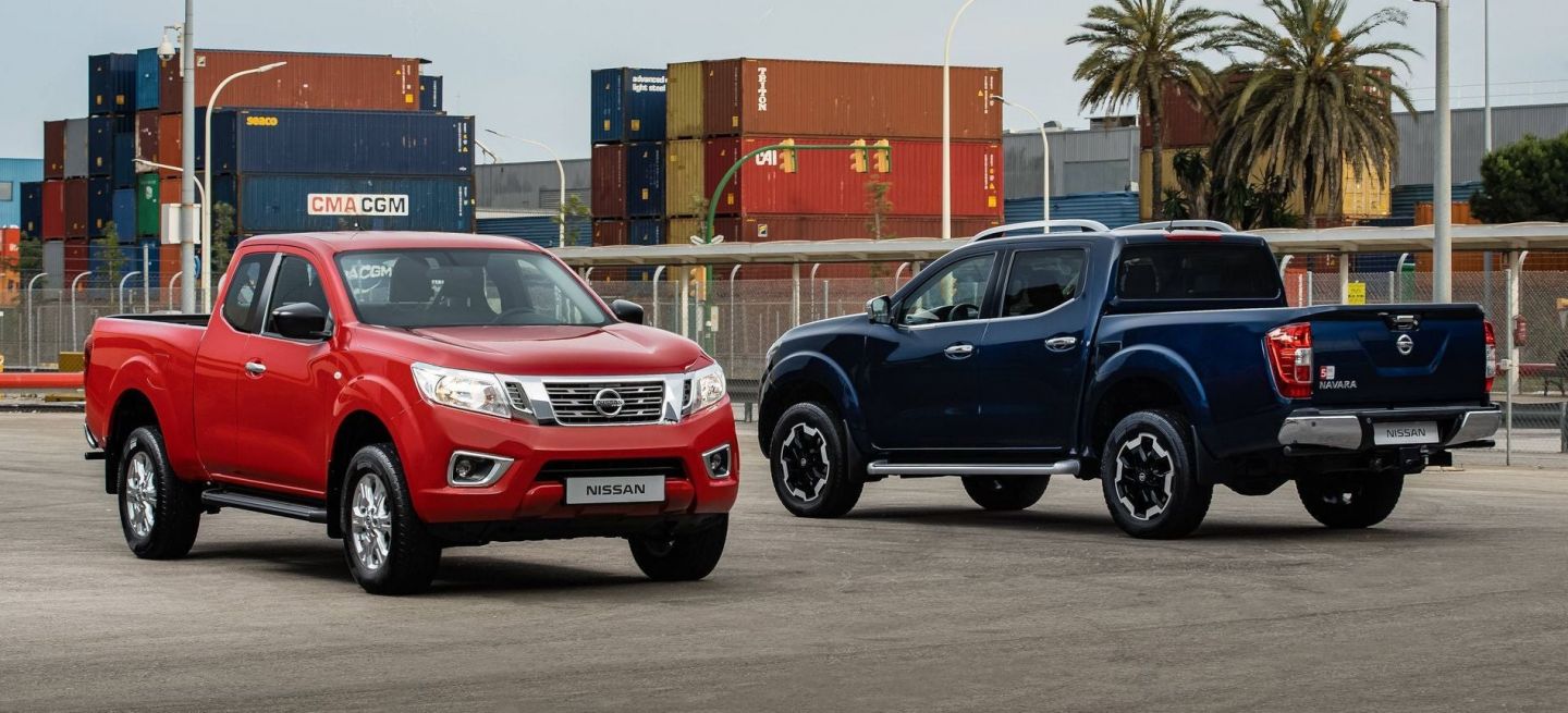 Nissan Navara King Cab (red) And Double Cab (blue) Nissan Navara King Cab (red) And Double Cab (blue)