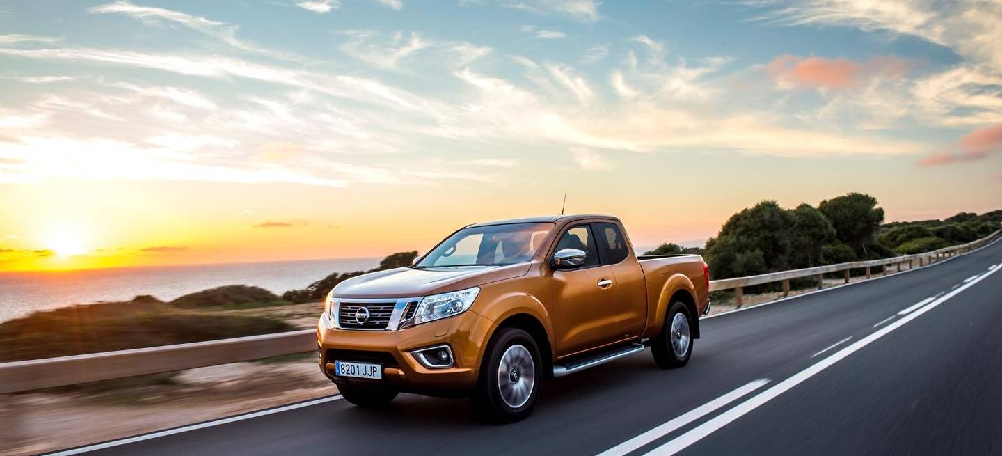 nissan-np300-navara-131115-31