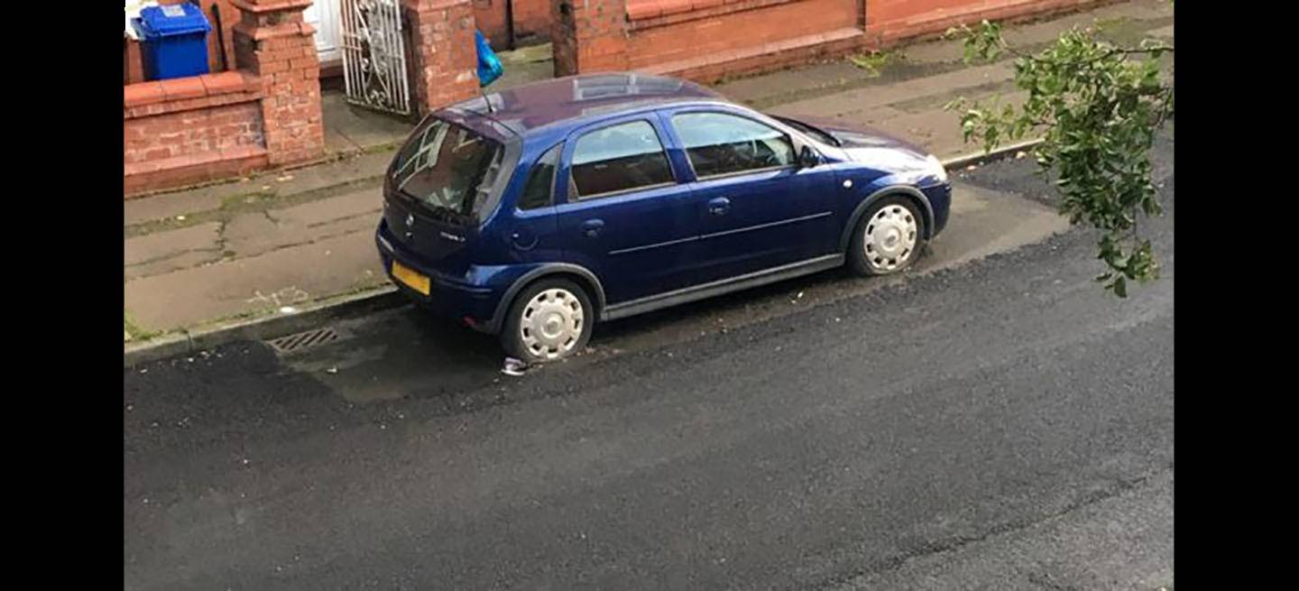 opel-corsa-carretera-asfaltada