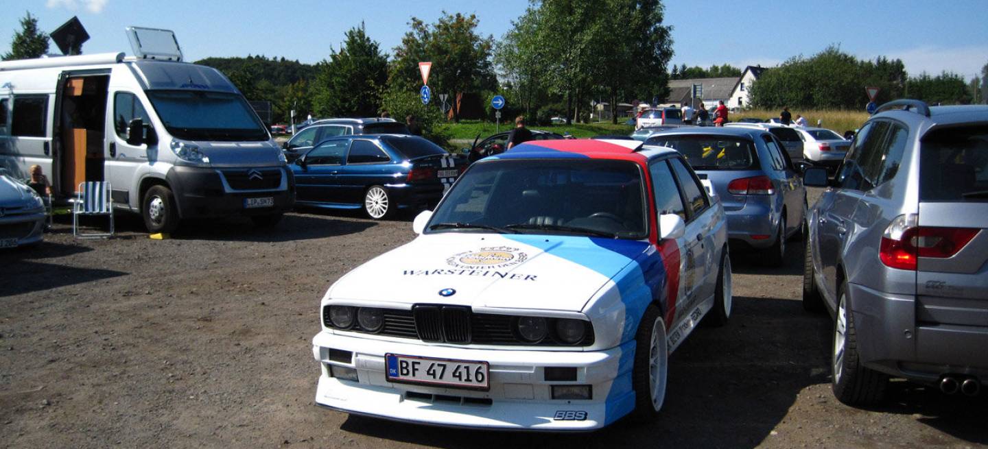 Visitando el parking del Nürburgring