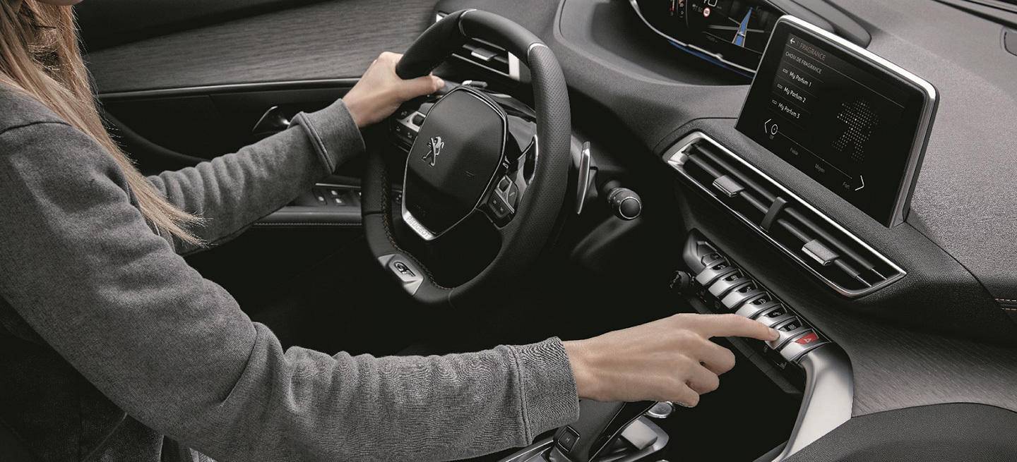 peugeot-3008-i-cockpit-amplify