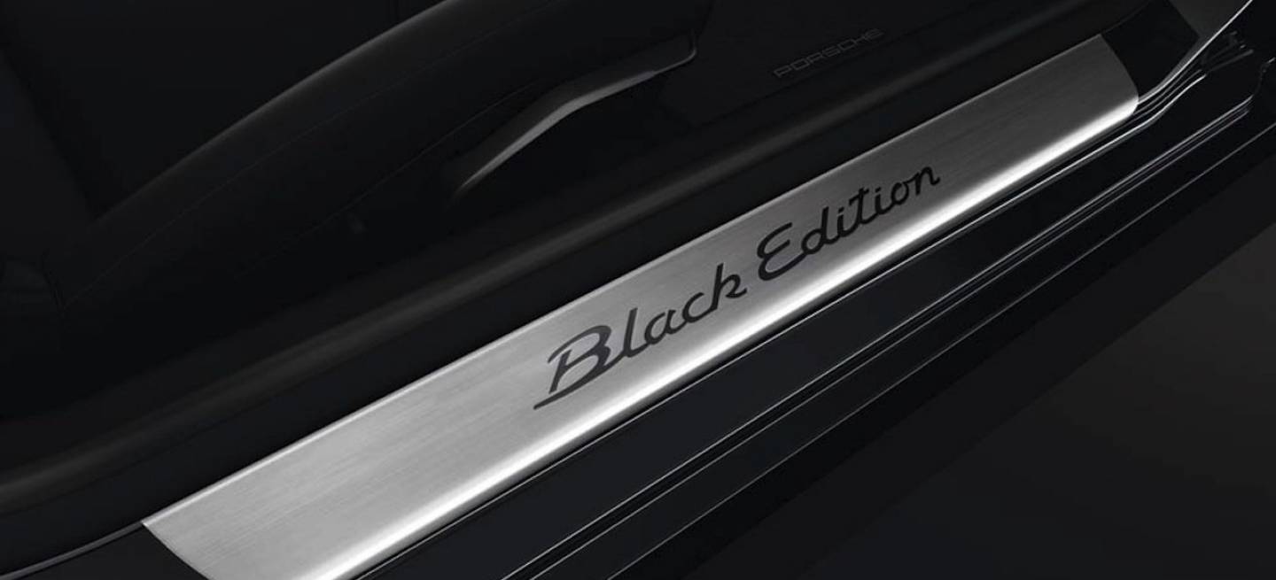 porsche-911-carrera-coupe-cabriolet-black-edition-1