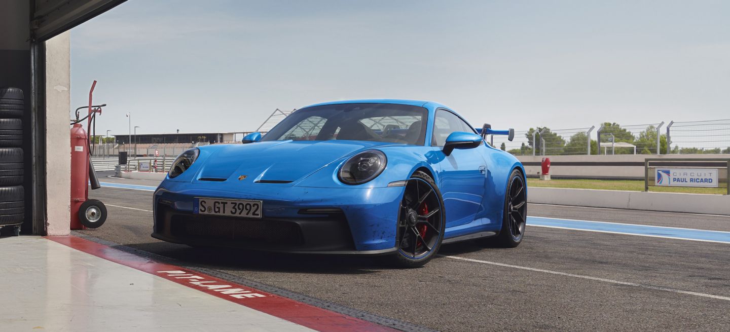 porsche-911-gt3-992-2021-1_1440x655c.jpg