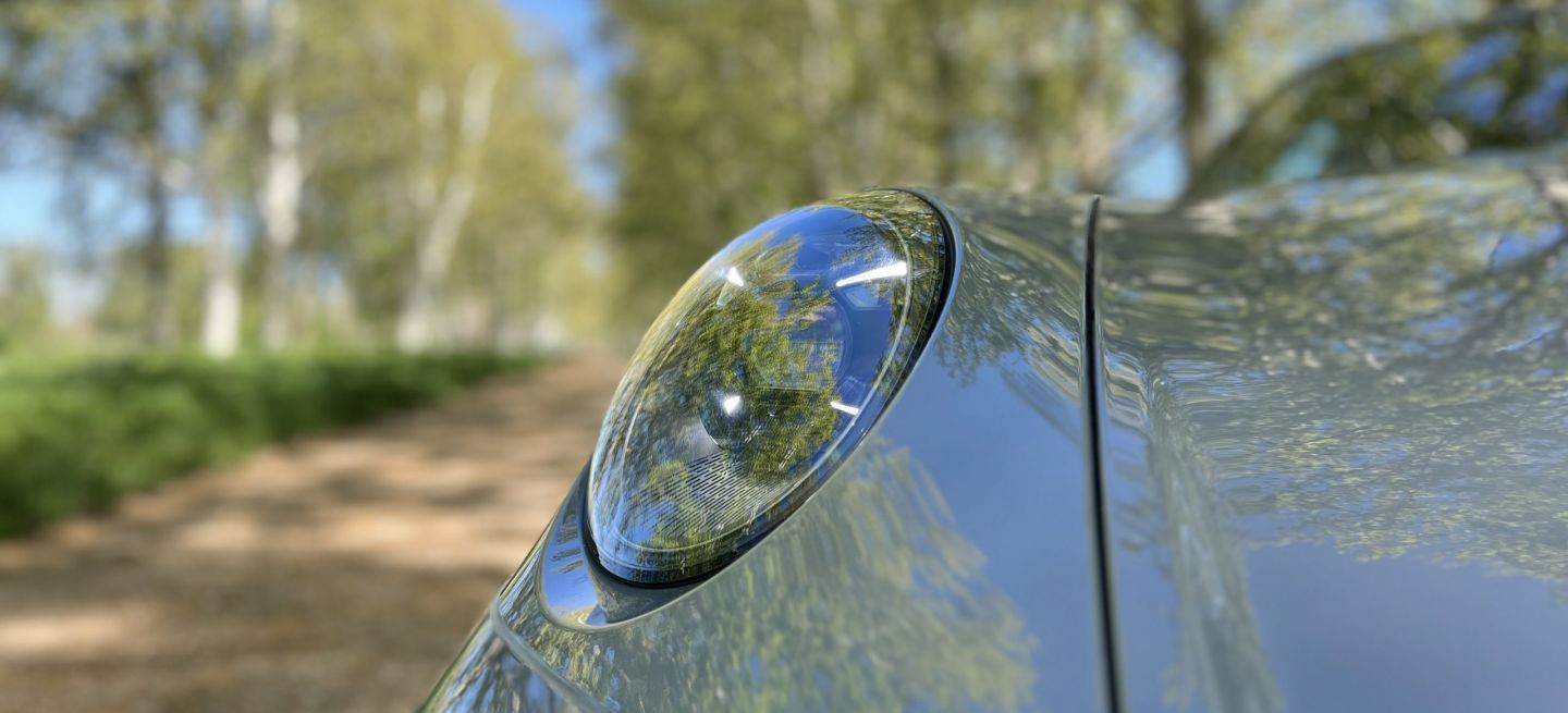 porsche-911-gt3-touring-26-1067104-scaled_1440x655c.jpg