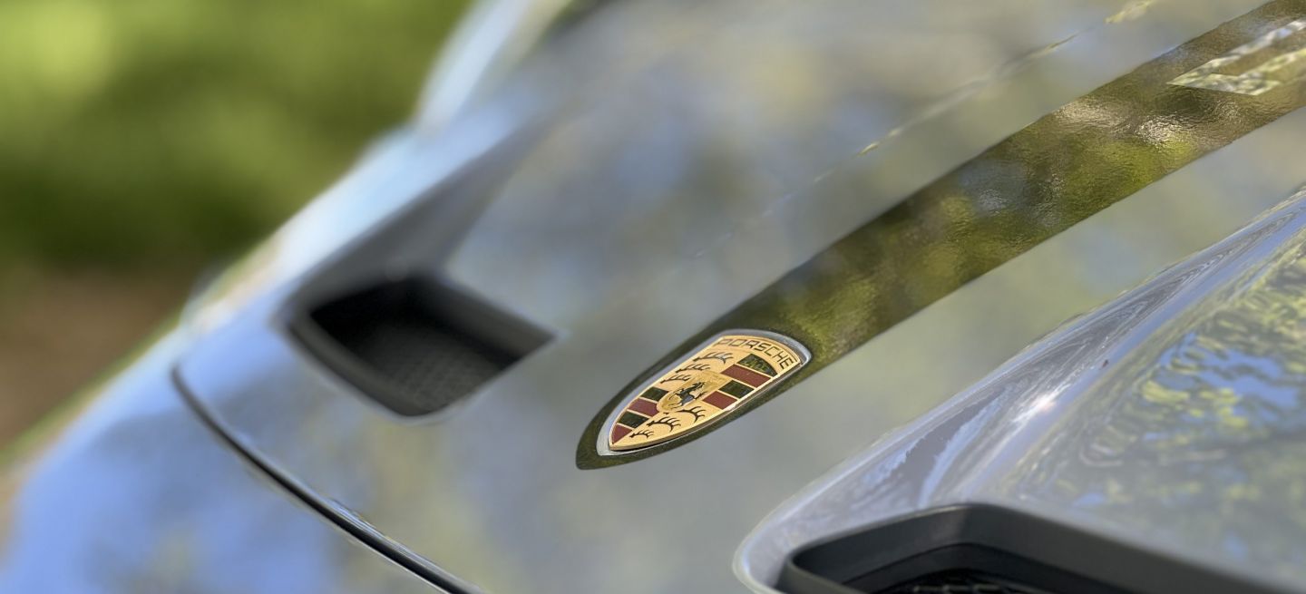 porsche-911-gt3-touring-9-1067086-scaled_1440x655c.jpg