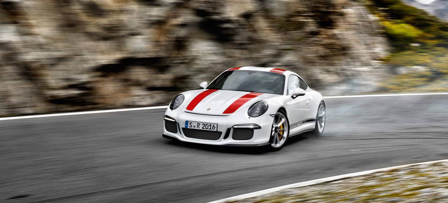 porsche-911-r-drifting