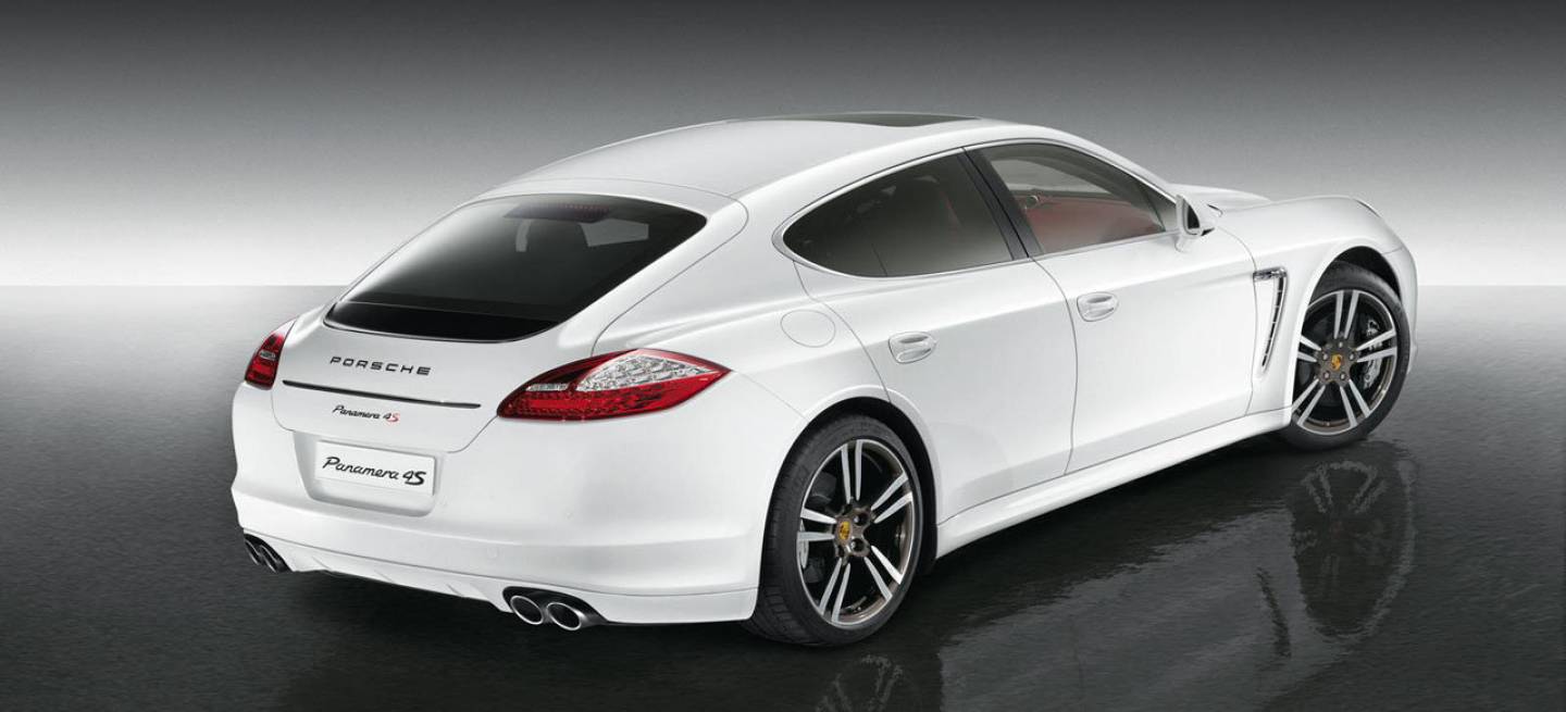 porsche-panamera-4s-qatar-1