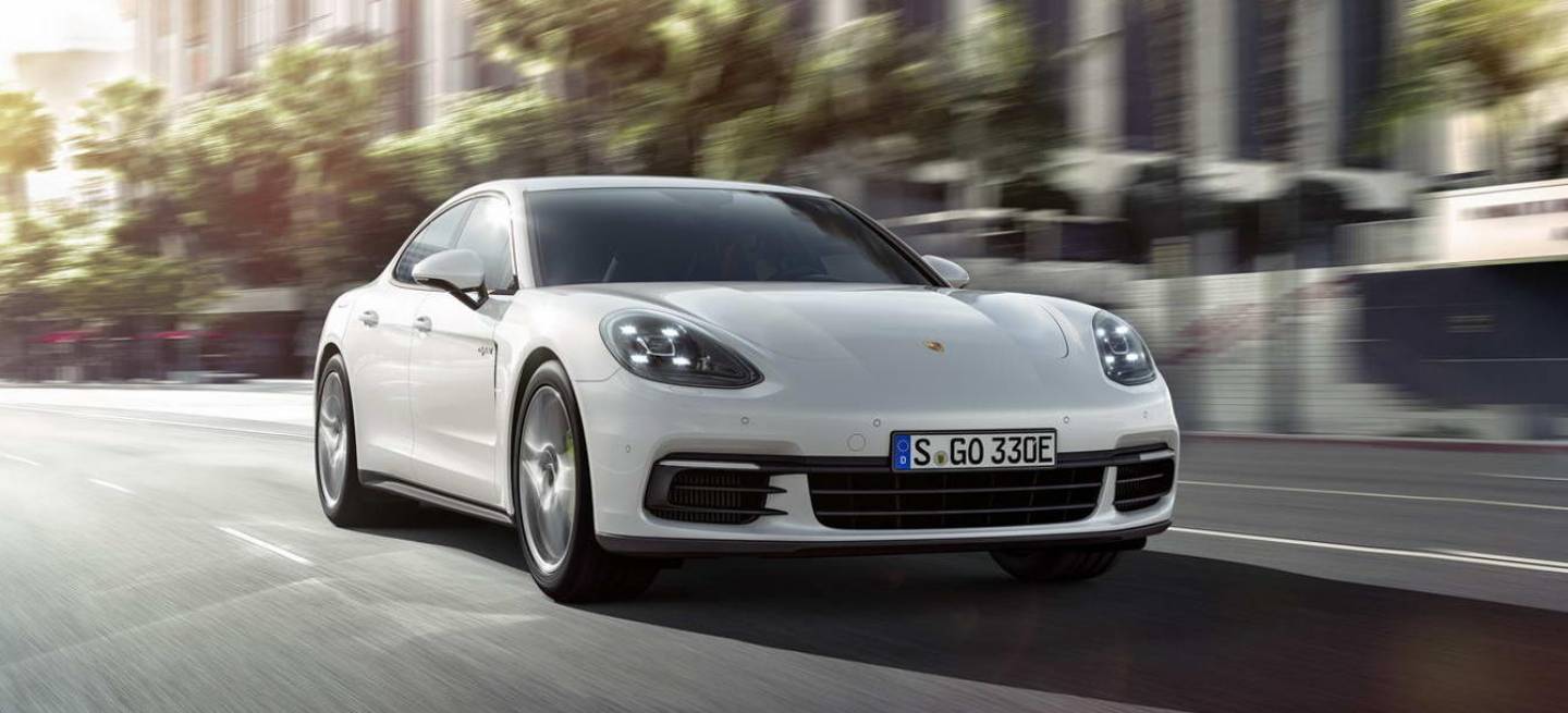 porsche_Panamera_4_e-hybrid_2017_DM_3
