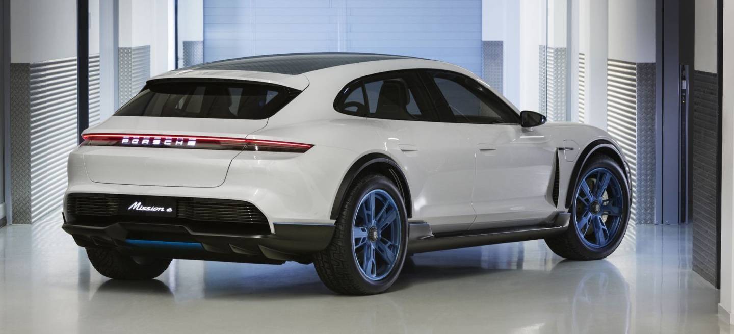 Mission E Cross Turismo