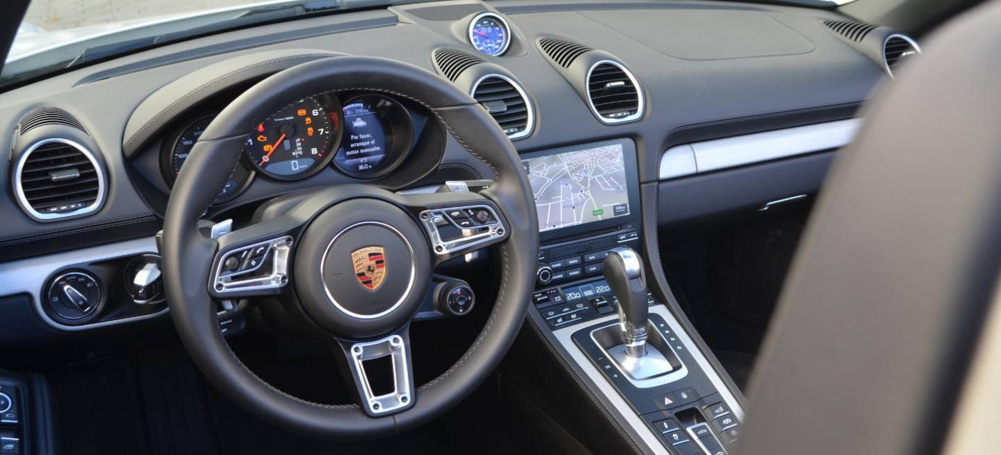 portada_interior_porsche_718_Boxster_DM_1