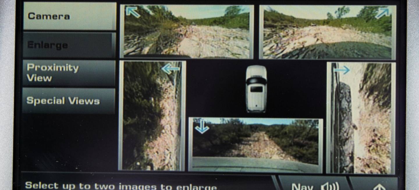 Sistema de Cámaras Periférico en el Range Rover