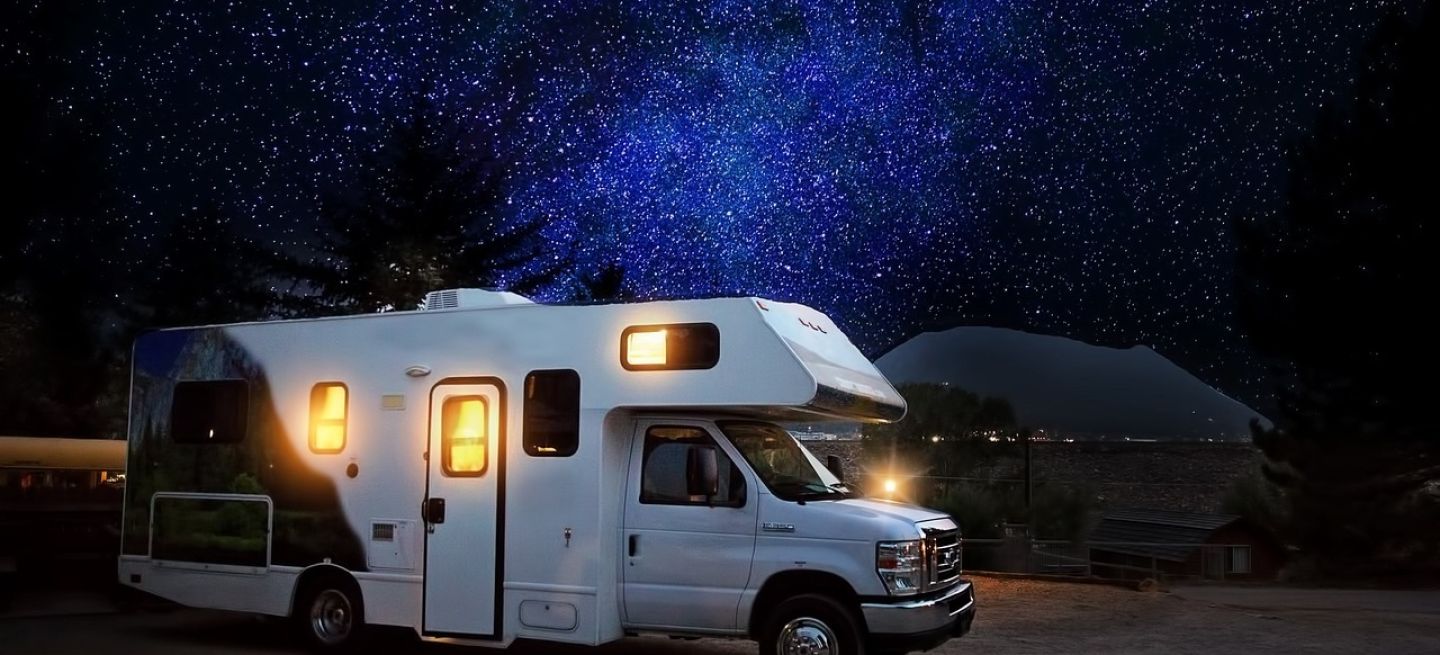 rv-g5b00ae38b_1280-644febfc389bf_1440x655c.jpg