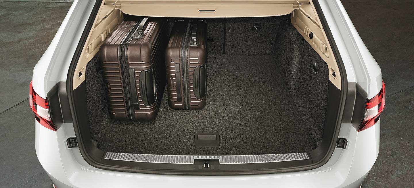 skoda-superb-combi-2015-maletero-02-1440px