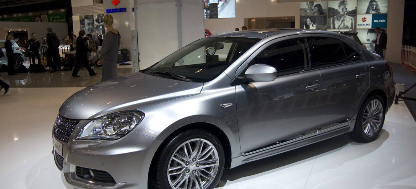 Suzuki Kizashi en el Salón de París