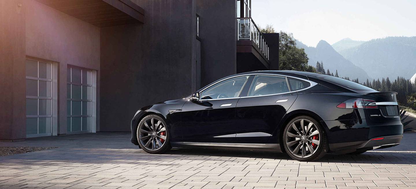 tesla-autopilot-parking-2015-04-1440px