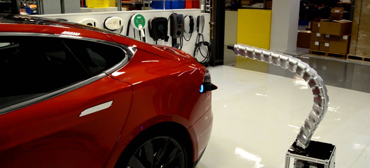 tesla-model-s-serpiente