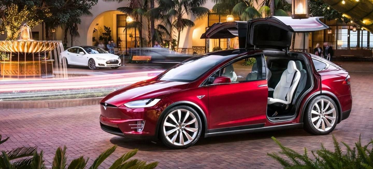 tesla-model-x-0617-01