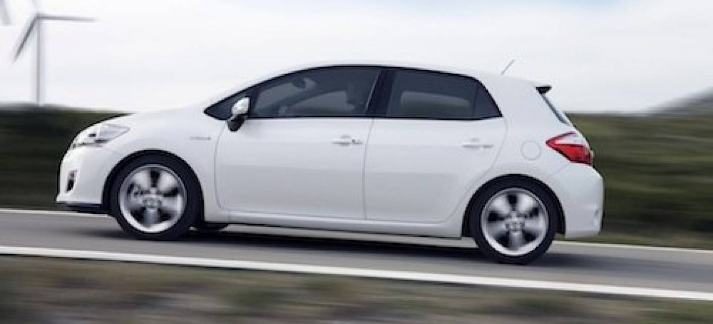 toyota-auris-hibrido-p4