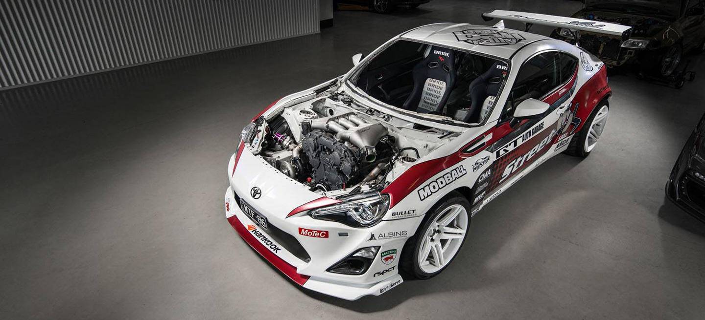 toyota-gt-86-motor-nissan-gt-r-06