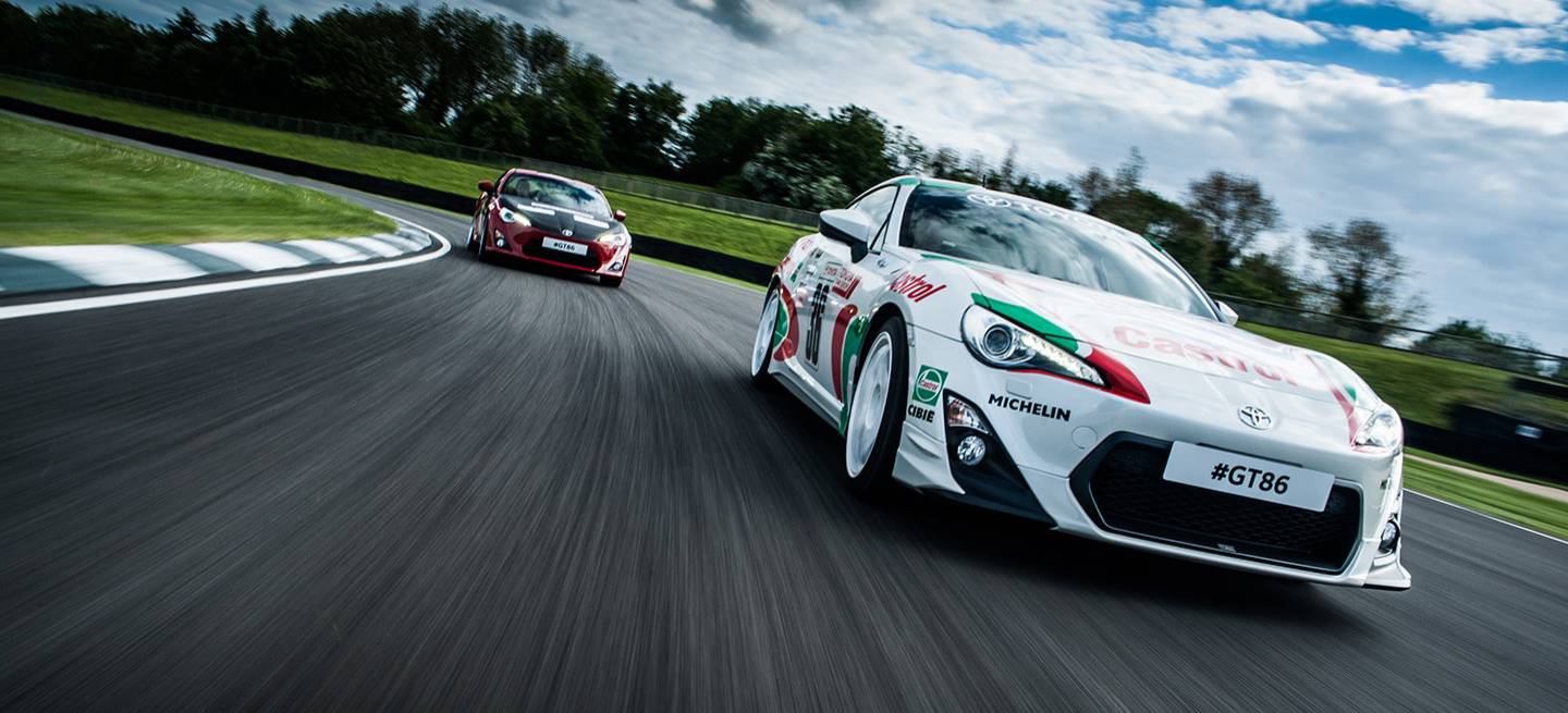 toyota-gt86-decoraciones-clasicas-2015-02-1440px