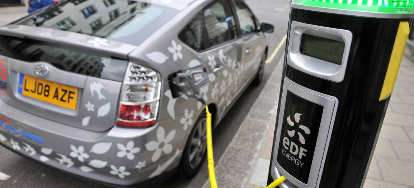 toyota-prius-plugin-hybrid-test-reino-unido-0