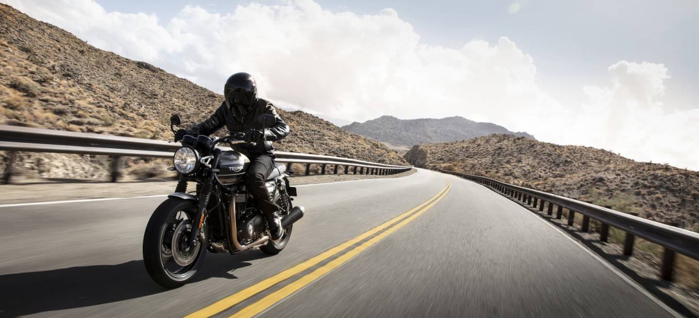 Triumph 2019 Speed Twin Riding 2 Triumph 2019 Speed Twin Riding 2