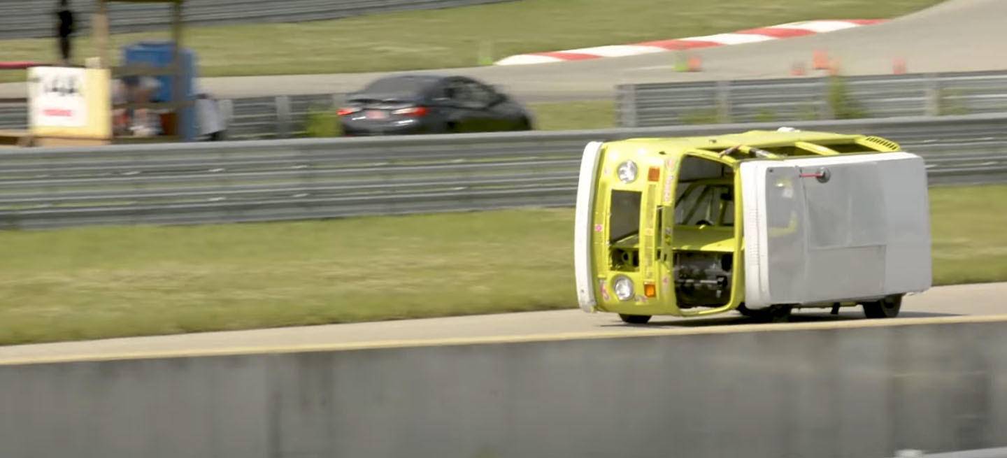 video-furgoneta-volkswagen-de-lado-05