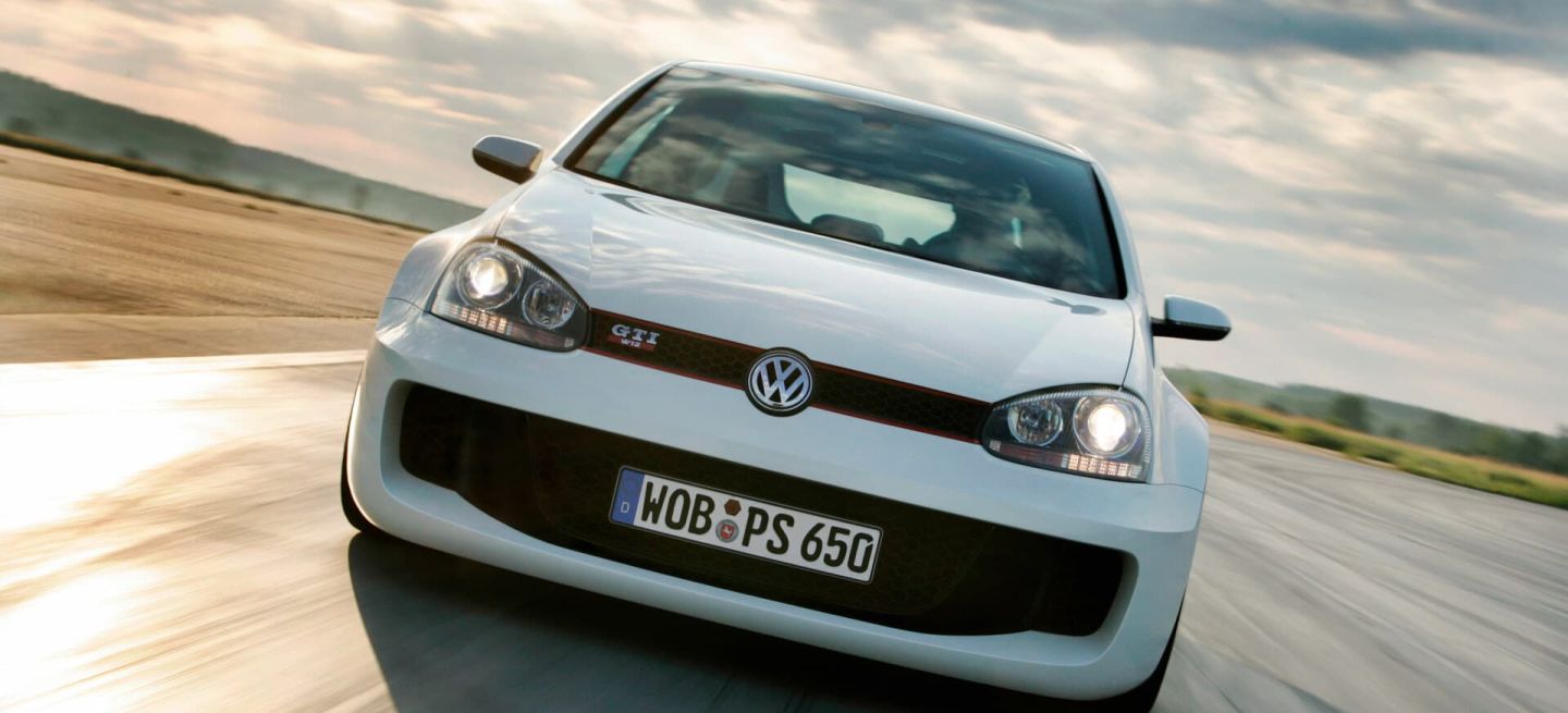 volkswagen-golf-gti-w12-650-cv-01-629a01d66d98e_1440x655c.jpg