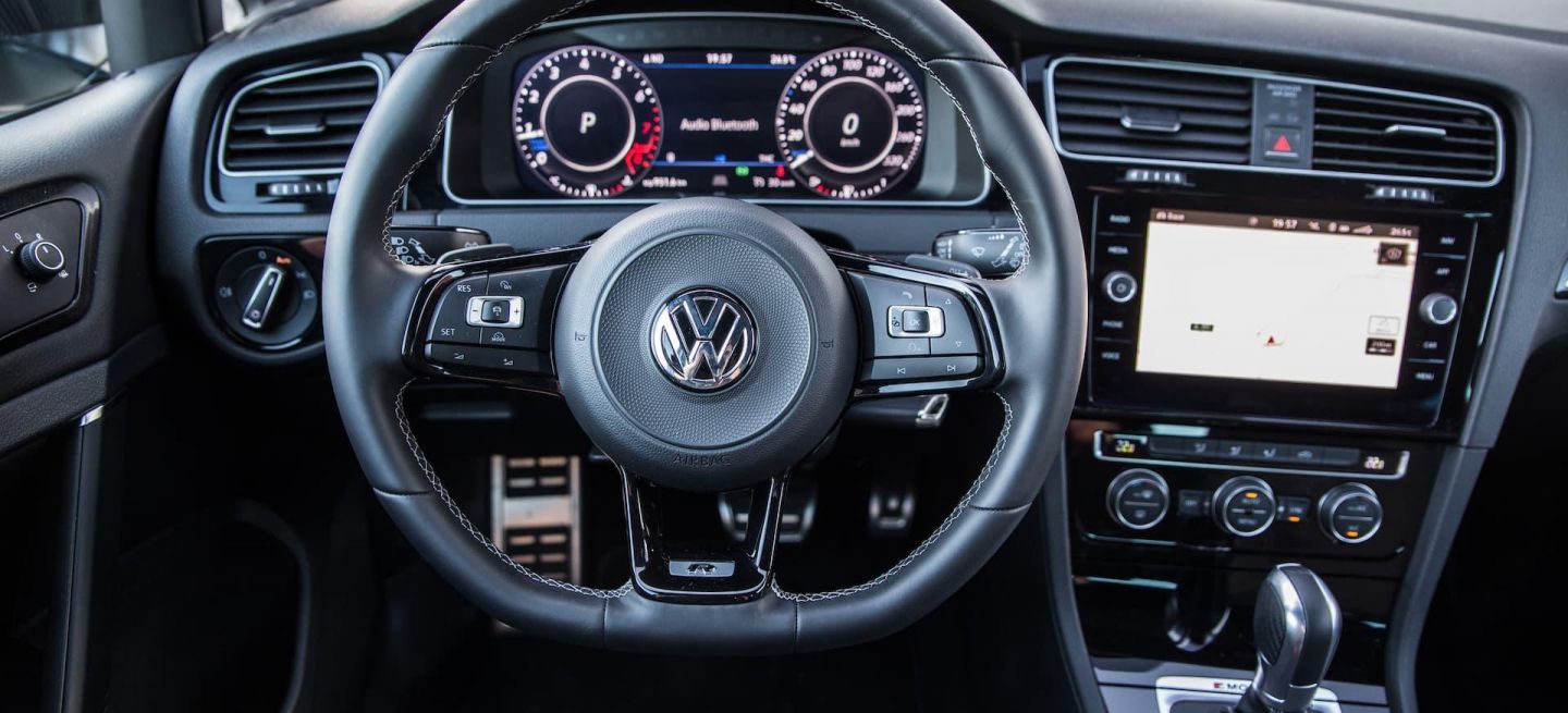 Volkswagen Golf R Interior 1 