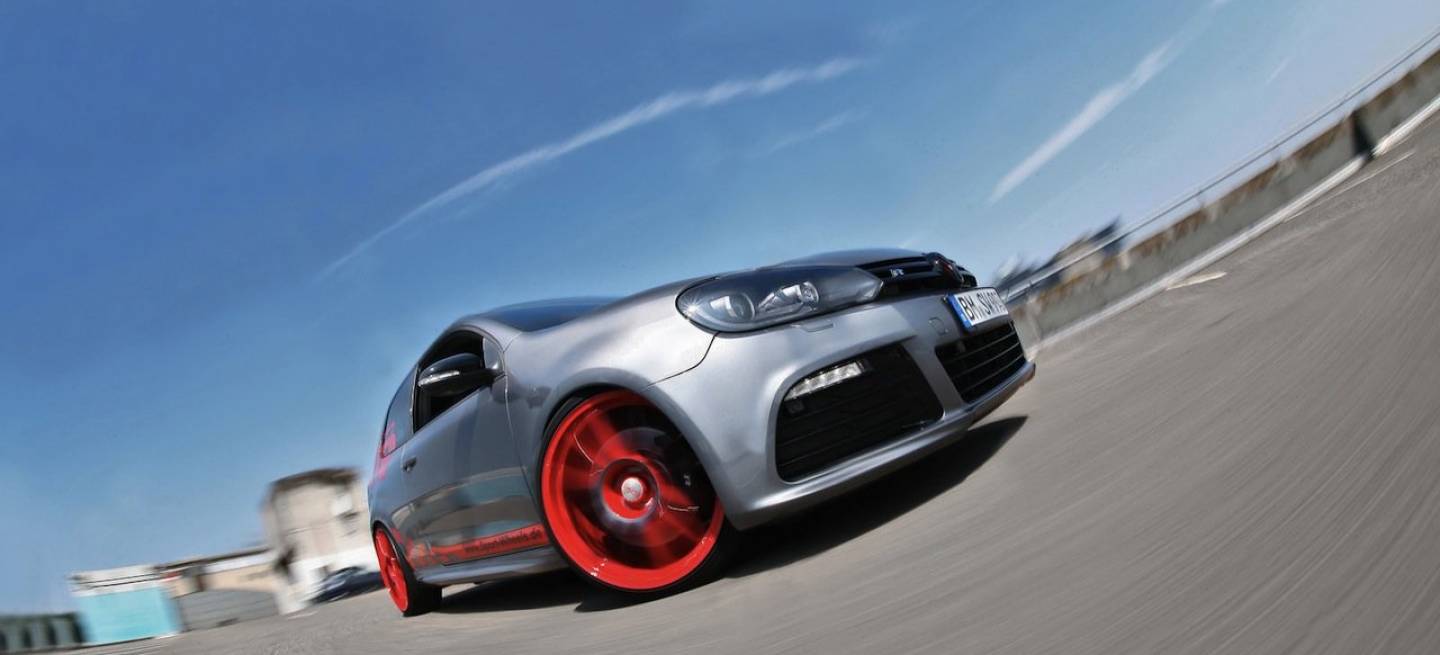 Volkswagen Golf R por Sport Wheels