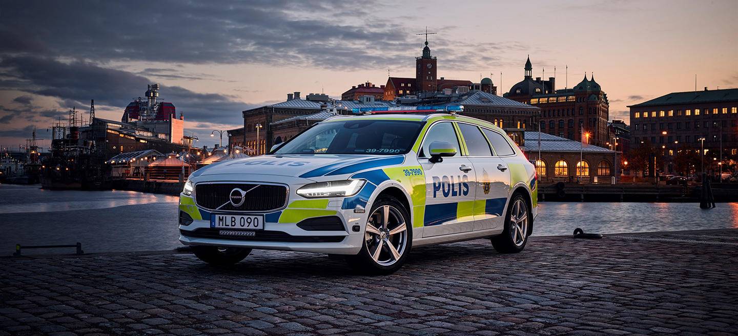 volvo-v90-policia-04