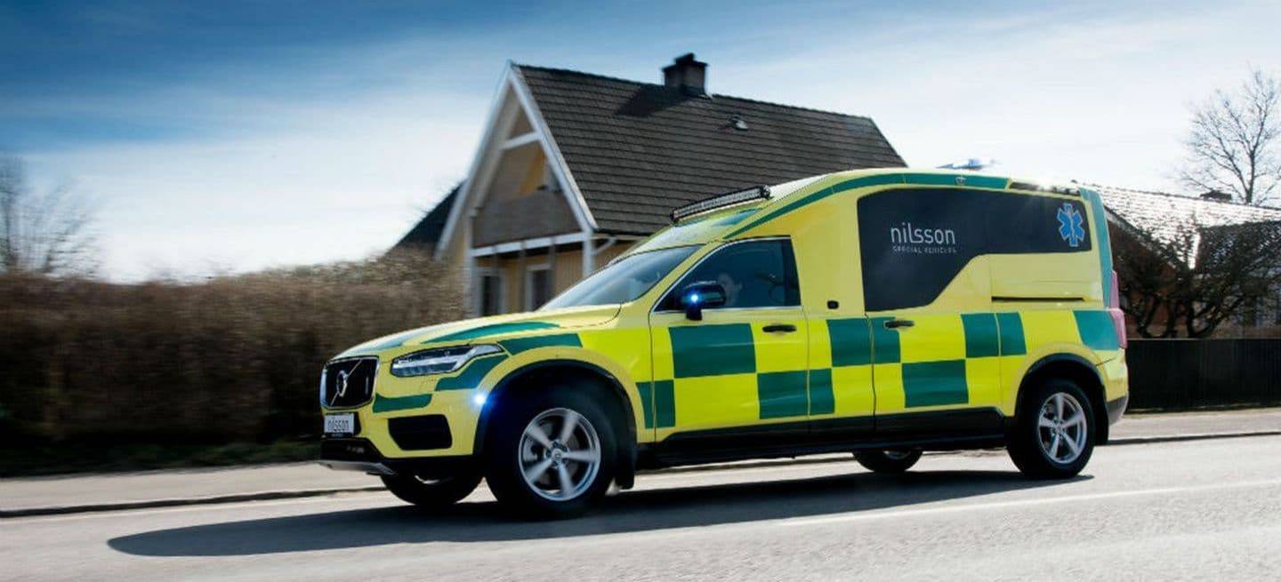 volvo_xc90_ambulancia_p