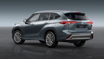 Toyota Highlander 2021 06 thumbnail