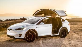 Tesla Model X 9 thumbnail