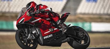 01 Ducati Superleggera V4 Action Uc145860 High