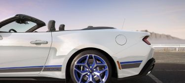 Vista lateral del nuevo Ford Mustang California Special, mostrando rueda y carrocería.