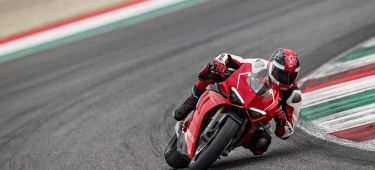 31 Ducati Panigale V4 R Action Uc69270 Mid